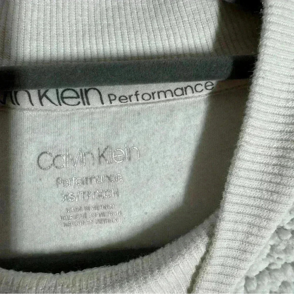 Calvin Klein Fluffy White Fleece Pull Over Sweat Shirt Long Sleeve - Size XS - Picture 5 of 5
